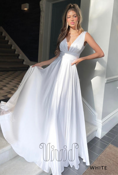 Jadore Lindsey Gown JP120 in White / Whites